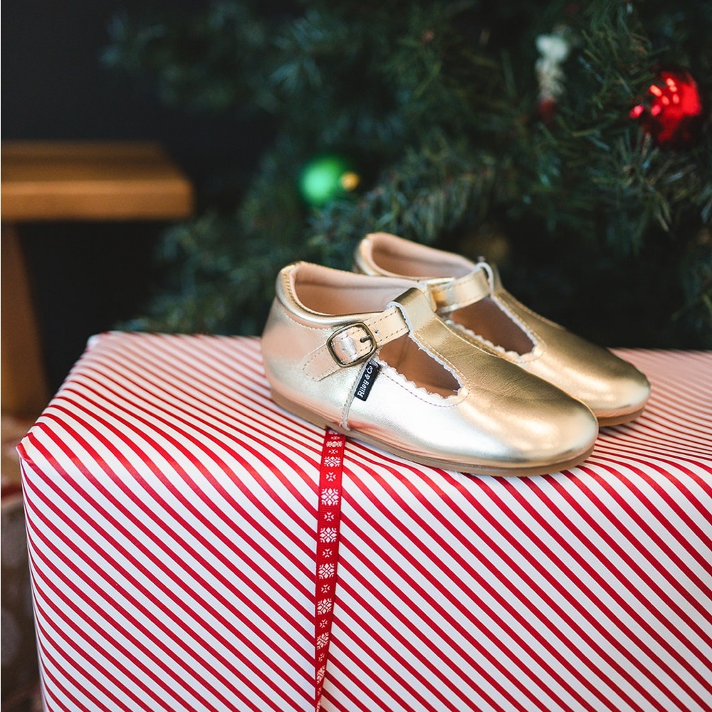 Riley T-Straps - Scalloped - Gold
